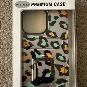 Paw design hard phone case for Apple IPhone 13 Pro.